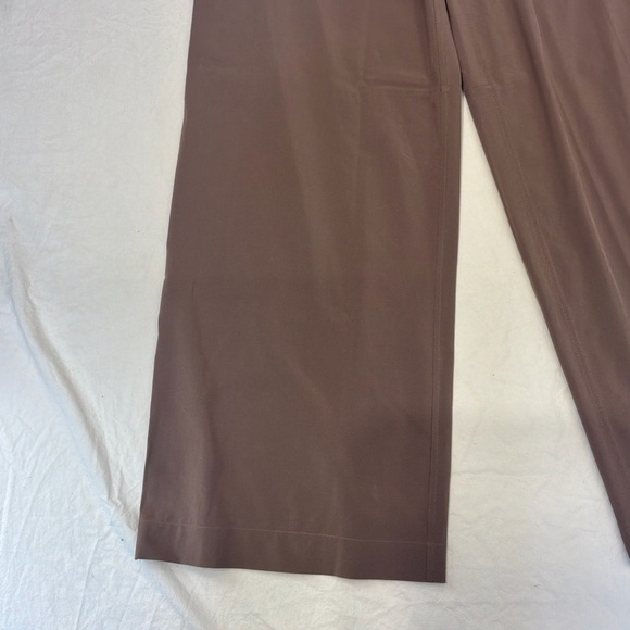 Lululemon Swift Wide Leg Mid Rise Pant Size 2 Taupe/Brown Zip Pockets - Picture 4 of 8